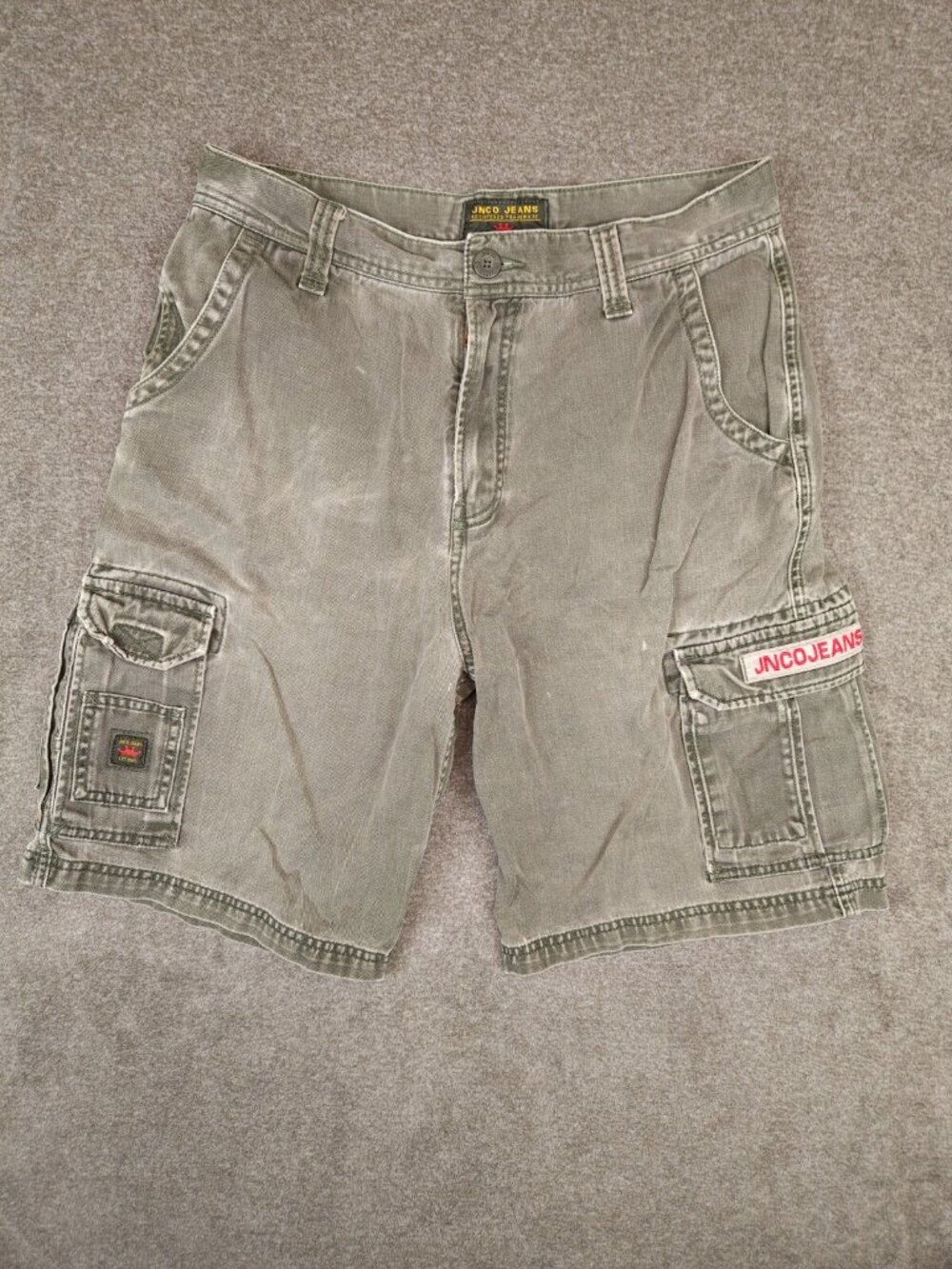 JNCO JEANS Men's Green Distressed Cargo Shorts Tag Size 20 Measure 30x10